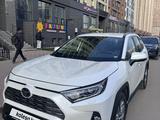 Toyota RAV4 2021 года за 19 000 000 тг. в Астана – фото 4