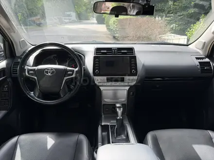 Toyota Land Cruiser Prado 2022 года за 24 200 000 тг. в Алматы – фото 17