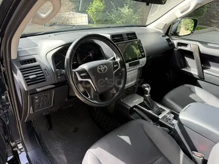 Toyota Land Cruiser Prado 2022 года за 24 200 000 тг. в Алматы – фото 25
