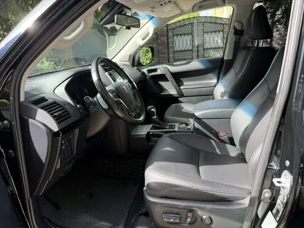 Toyota Land Cruiser Prado 2022 года за 24 200 000 тг. в Алматы – фото 26