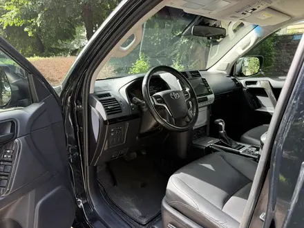 Toyota Land Cruiser Prado 2022 года за 24 200 000 тг. в Алматы – фото 27