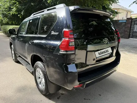 Toyota Land Cruiser Prado 2022 года за 24 200 000 тг. в Алматы – фото 8