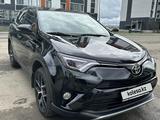 Toyota RAV4 2018 года за 14 000 000 тг. в Усть-Каменогорск