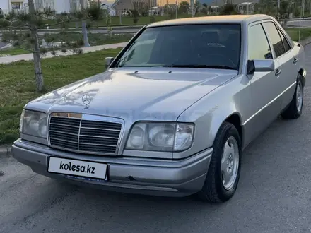Mercedes-Benz E 280 1994 года за 3 300 000 тг. в Туркестан – фото 2
