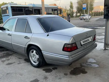 Mercedes-Benz E 280 1994 года за 3 300 000 тг. в Туркестан – фото 4