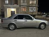 Mercedes-Benz C 180 1997 годаfor2 850 000 тг. в Актау – фото 2