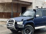 Toyota Hilux Surf 1992 годаүшін2 200 000 тг. в Атырау