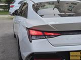 Hyundai Elantra 2023 года за 7 900 000 тг. в Астана – фото 2