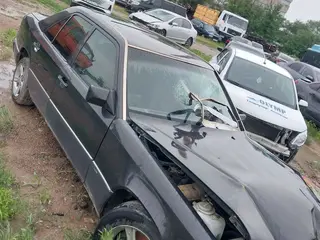Mercedes-Benz E 230