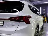 Hyundai Santa Fe 2023 года за 15 600 000 тг. в Астана – фото 2