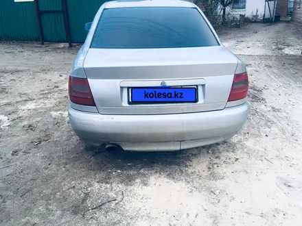 Audi A4 1997 года за 1 100 000 тг. в Актау – фото 4