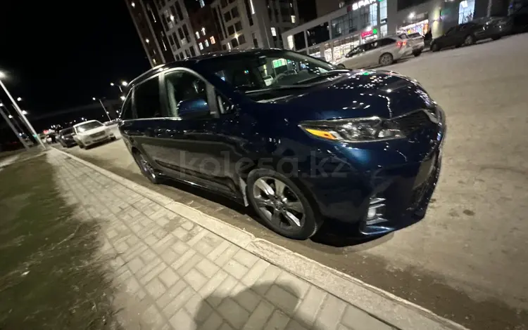 Toyota Sienna 2013 года за 13 500 000 тг. в Астана