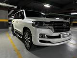 Toyota Land Cruiser 2017 годаүшін37 300 000 тг. в Алматы