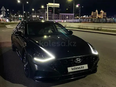 Hyundai Sonata 2021 года за 11 500 000 тг. в Астана – фото 2