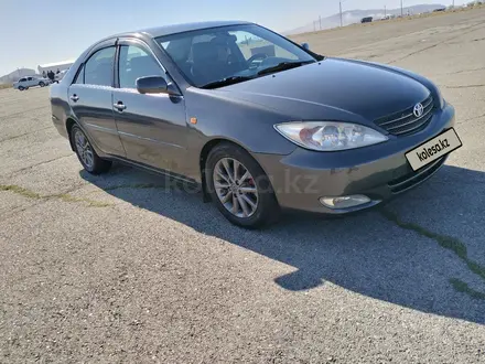 Toyota Camry 2001 года за 5 000 000 тг. в Бауыржана Момышулы – фото 2