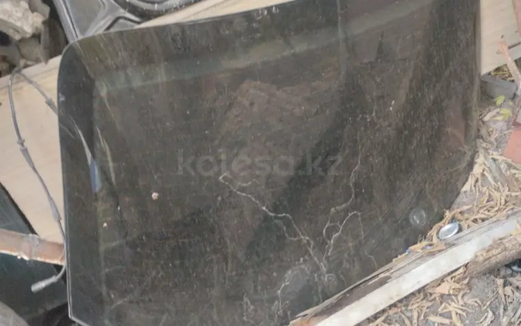 Лобовое стекло задней за 20 000 тг. в Алматы