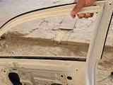 Передняя пассажирский дверь и задний бампер с нижней накладкой за 125 000 тг. в Шымкент – фото 5