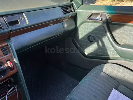 Mercedes-Benz E 200 1990 года за 900 000 тг. в Экибастуз – фото 8