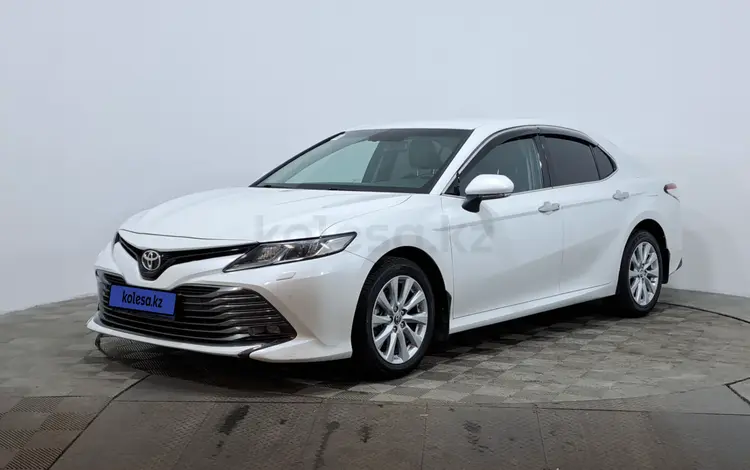 Toyota Camry 2020 года за 12 690 000 тг. в Астана