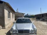 Mercedes-Benz E 200 1996 года за 2 600 000 тг. в Жезказган