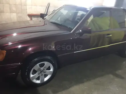 Mercedes-Benz E 230 1991 года за 1 300 000 тг. в Кызылорда – фото 13