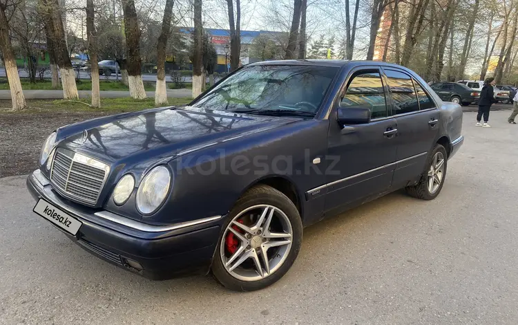 Mercedes-Benz E 230 1995 года за 2 600 000 тг. в Талдыкорган