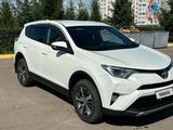Toyota RAV4 2017 годаүшін10 300 000 тг. в Петропавловск – фото 3