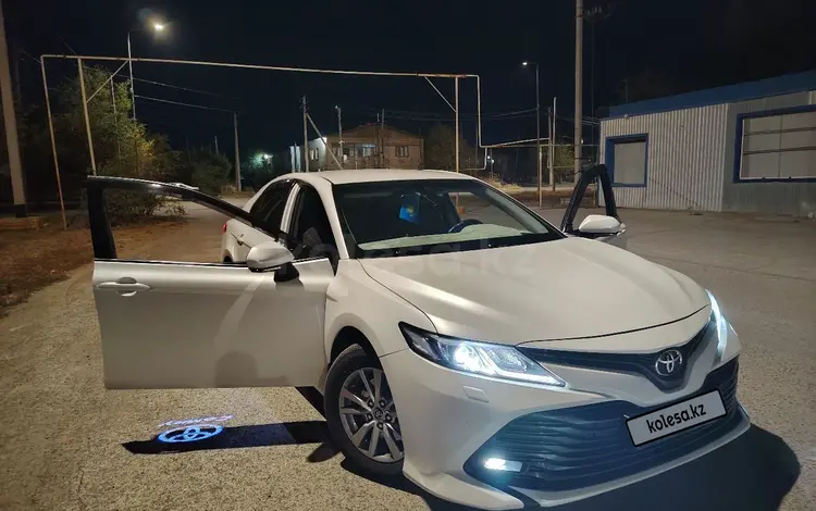 Toyota Camry 2020 года за 12 300 000 тг. в Атырау