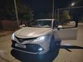 Toyota Camry 2020 года за 12 300 000 тг. в Атырау – фото 2