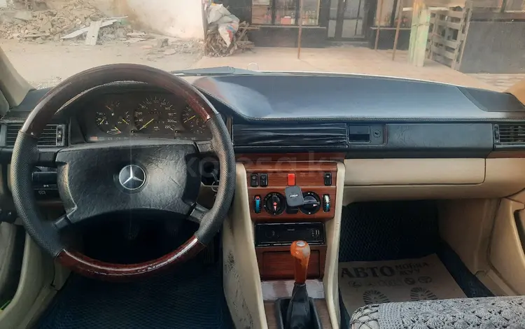 Mercedes-Benz E 230 1989 годаүшін550 000 тг. в Сарыагаш