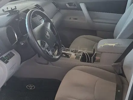 Toyota Highlander 2011 года за 7 500 000 тг. в Атырау – фото 10