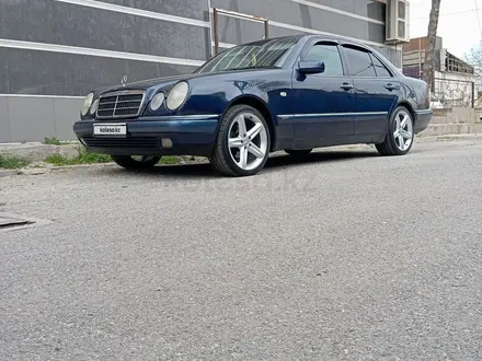 Mercedes-Benz E 240 1997 года за 3 700 000 тг. в Шымкент – фото 15