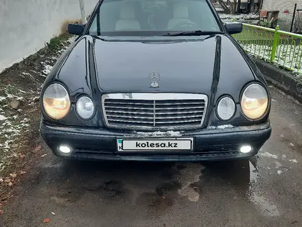 Mercedes-Benz E 280 1996 года за 2 700 000 тг. в Талдыкорган