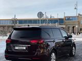 Kia Carnival 2017 года за 14 000 000 тг. в Туркестан – фото 4