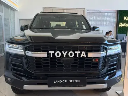 Toyota Land Cruiser GR Sport 2026 года за 67 480 000 тг. в Актобе – фото 2