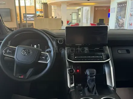 Toyota Land Cruiser GR Sport 2026 года за 67 480 000 тг. в Актобе – фото 9