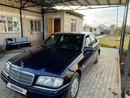 Mercedes-Benz C 180 1997 года за 1 700 000 тг. в Уральск