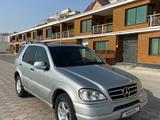 Mercedes-Benz ML 320 2000 года за 1 100 000 тг. в Актау – фото 2