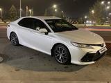 Toyota Camry 2021 года за 16 200 000 тг. в Тараз – фото 4