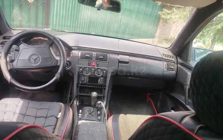 Mercedes-Benz E 230 1997 года за 1 700 000 тг. в Тараз