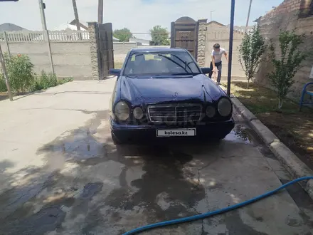 Mercedes-Benz E 230 1997 года за 1 700 000 тг. в Тараз – фото 3