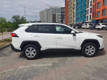 Toyota RAV4 2020 года за 13 500 000 тг. в Актау