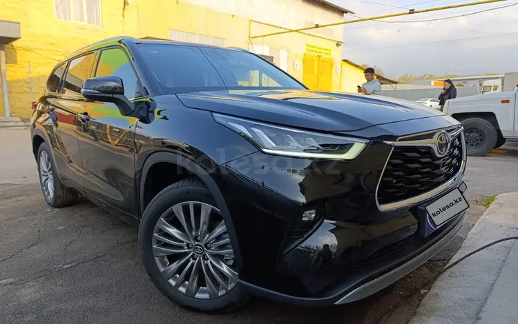 Toyota Highlander 2025 года за 28 000 000 тг. в Алматы