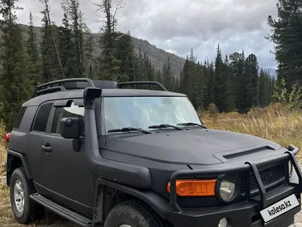 Toyota FJ Cruiser 2006 года за 12 000 000 тг. в Усть-Каменогорск – фото 2