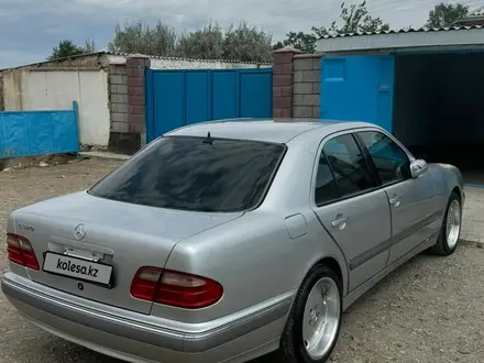 Mercedes-Benz E 320 1999 года за 5 000 000 тг. в Туркестан – фото 3