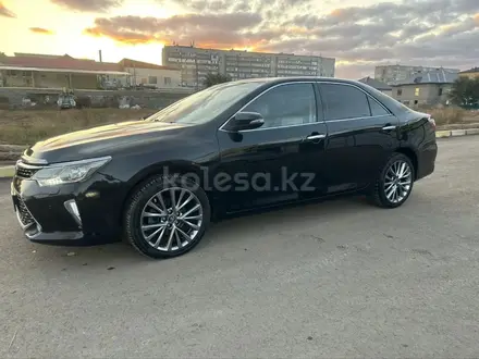 Toyota Camry 2017 года за 9 800 000 тг. в Атырау – фото 18