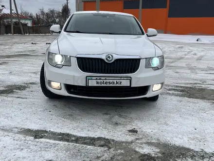 Skoda Superb 2012 года за 4 500 000 тг. в Кокшетау – фото 2