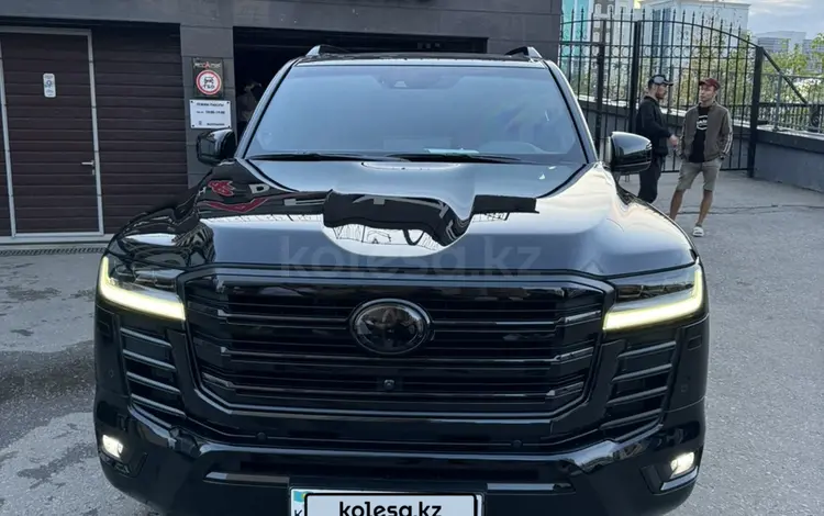 Toyota Land Cruiser 2022 года за 49 000 000 тг. в Атырау