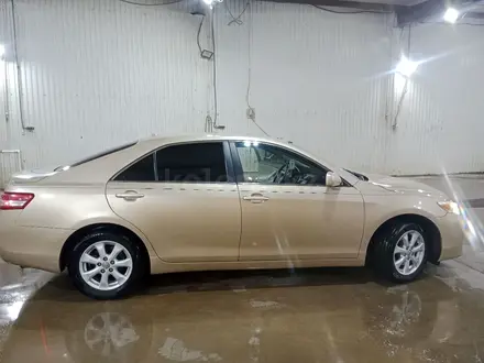Toyota Camry 2011 года за 4 000 000 тг. в Уральск – фото 3