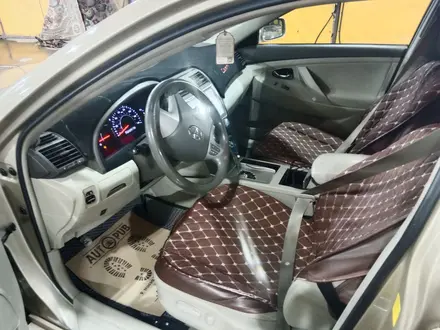 Toyota Camry 2011 года за 4 000 000 тг. в Уральск – фото 8